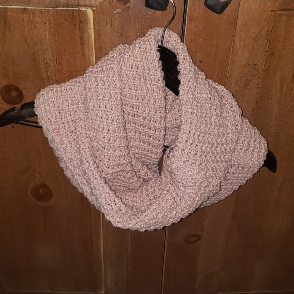 Infinity circle cable knit scarf, dusty rose.